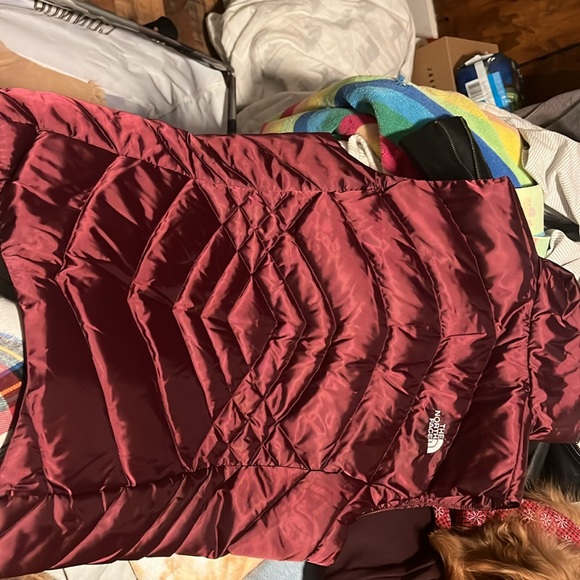 North face vest - Picture 2 of 3